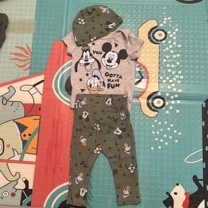 Mickey and friends Disney baby outfit 0/3m